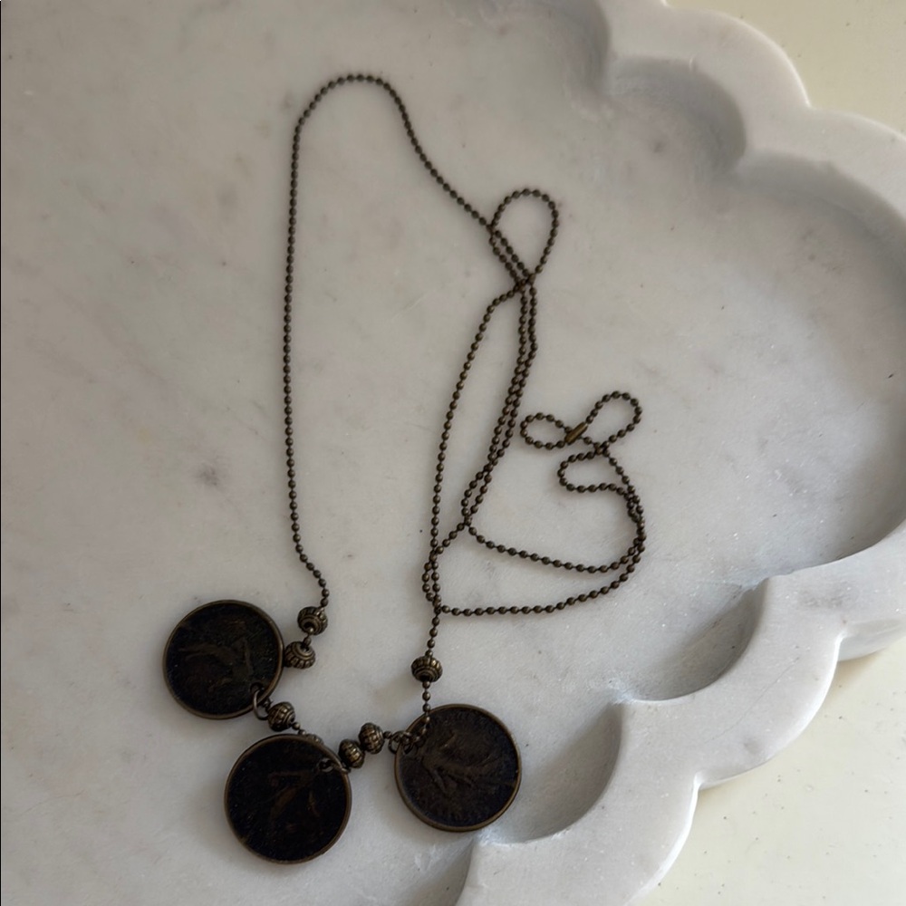 Elegant Black Pendant Necklace